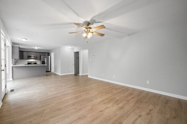 Building Photo - Spacious 3 bedroom 2 1/2 bath home for rent!