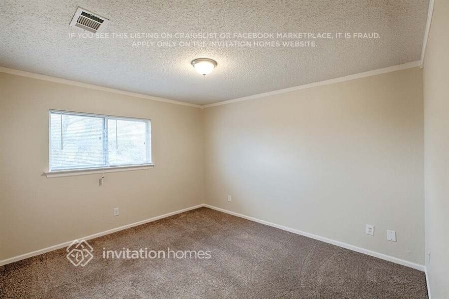Building Photo - 2401 Forestmeadow Dr