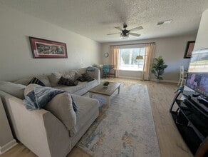 Building Photo - 1924 Hardt St