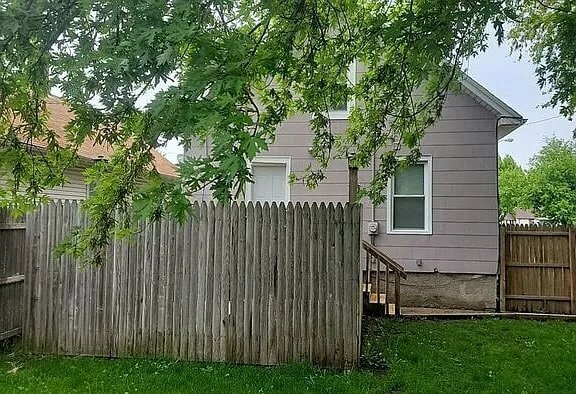 Building Photo - 3202 Caledonia St