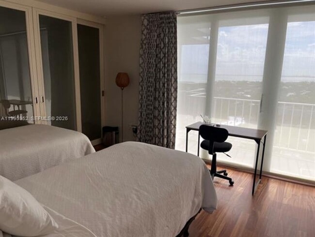 Building Photo - 881 Ocean Dr