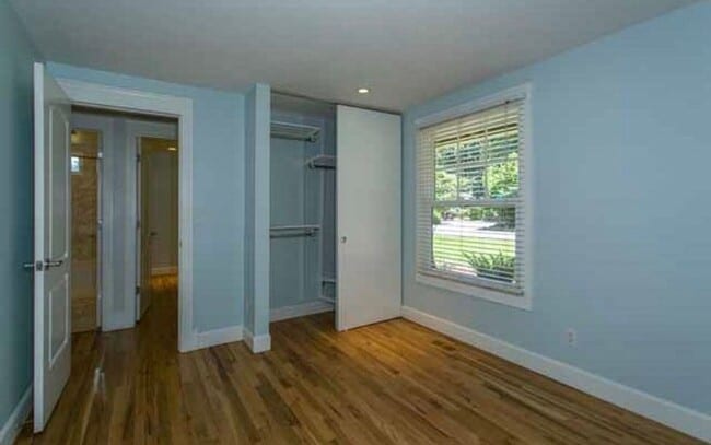Building Photo - Updated Lake Oswego Home with Hardwood Floors, Large Deck & Owner-Paid Landscaping