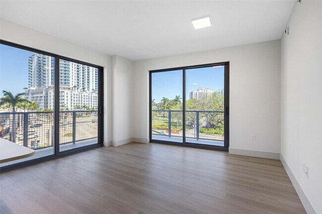 Building Photo - 1770 S Young Cir