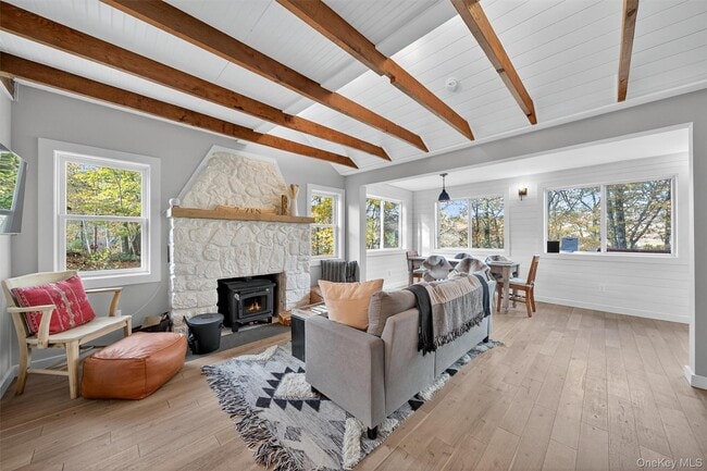 Building Photo - 7 4th Rd