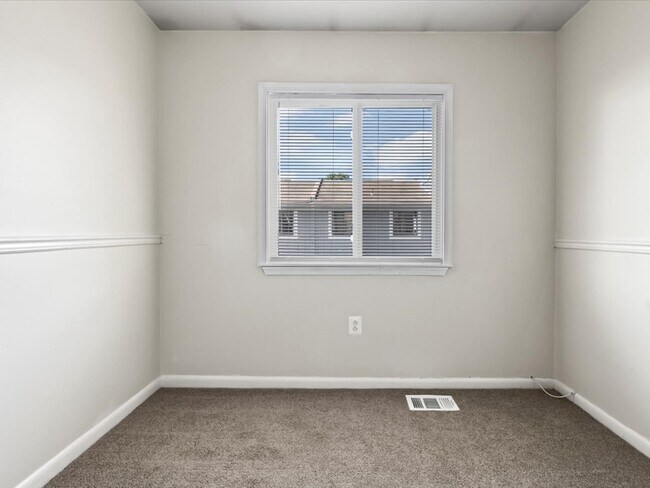 Building Photo - 8633 Madera Ct