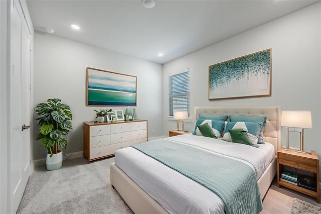 Building Photo - 909 Heights Wy