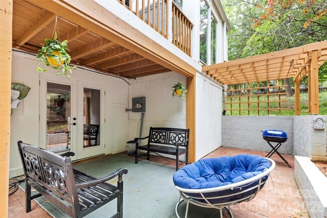 Building Photo - 25033 Molokai Dr