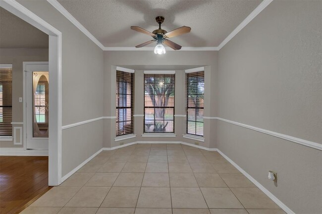 Building Photo - 7825 Silveridge Dr