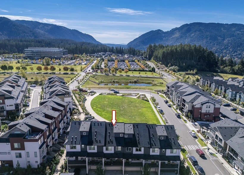 Building Photo - 540 NE Daisy Walk