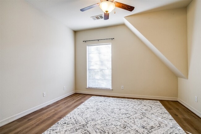 Building Photo - 5143 Miller Ave