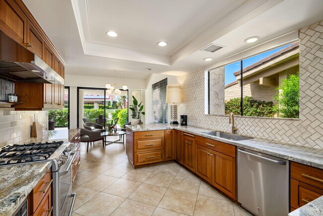 Building Photo - 44837 Oro Grande Cir
