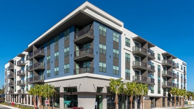 Building Photo - 6006 N Florida Ave