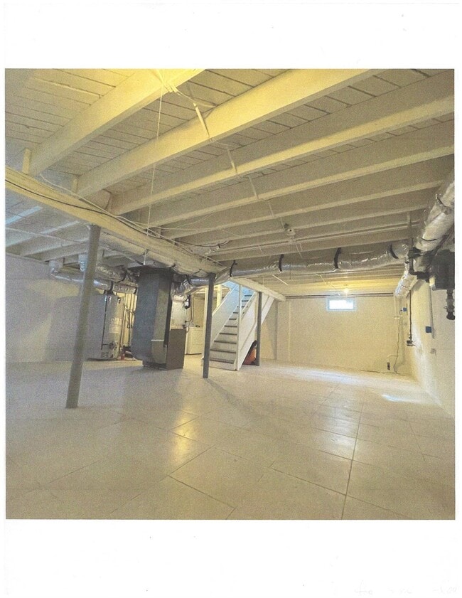 Building Photo - 25 Hull Dr