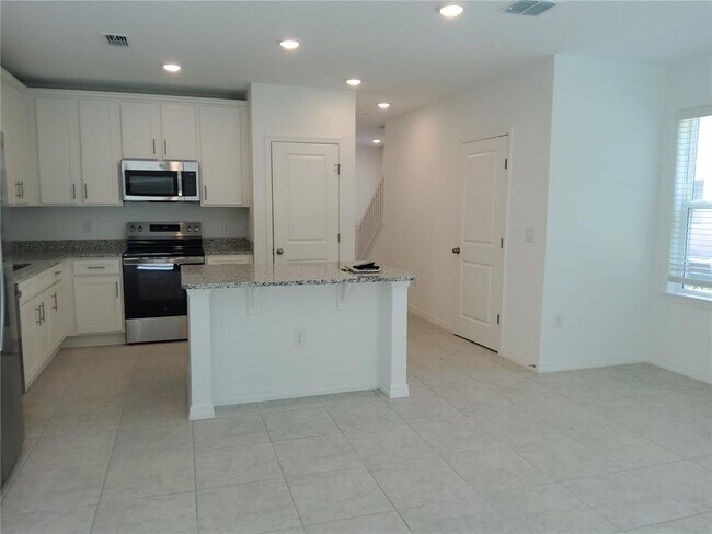 Building Photo - 1816 Fan Palm Dr