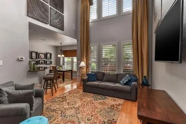 Building Photo - 2 Bed 2.5 Bath in Lewisville