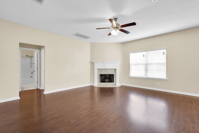 Building Photo - 659 Red Oak Ln