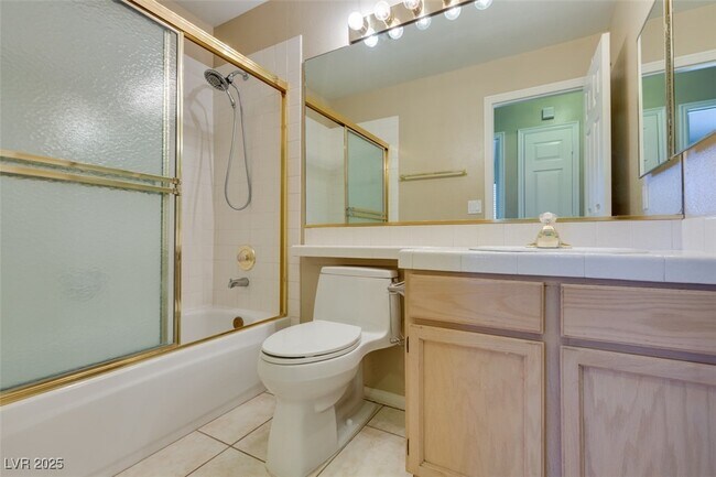 Building Photo - 1744 Knotty Pine