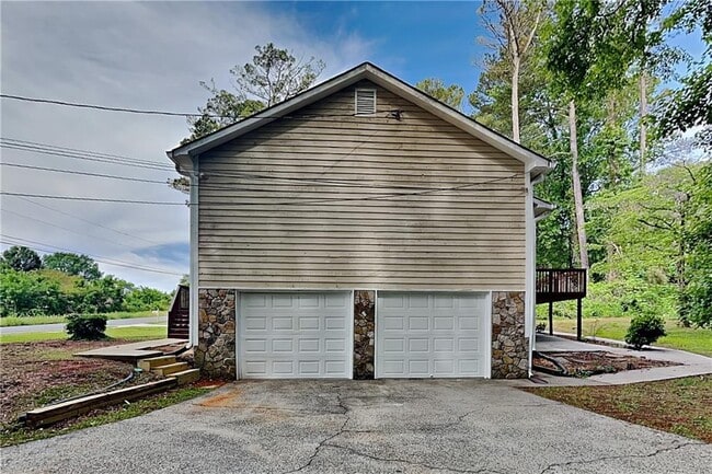 Building Photo - 3951 Kensington Dr