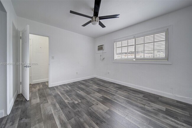 Building Photo - 6565 Santona St