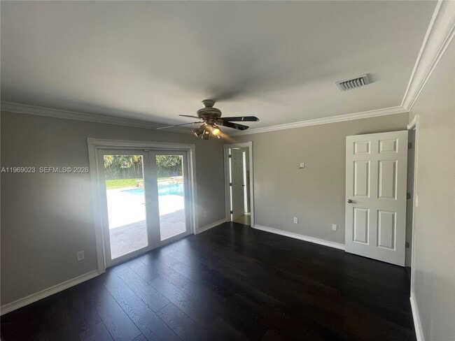 Building Photo - 4960 SW 119th Ave