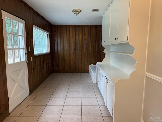 Building Photo - 5398 Park Ln