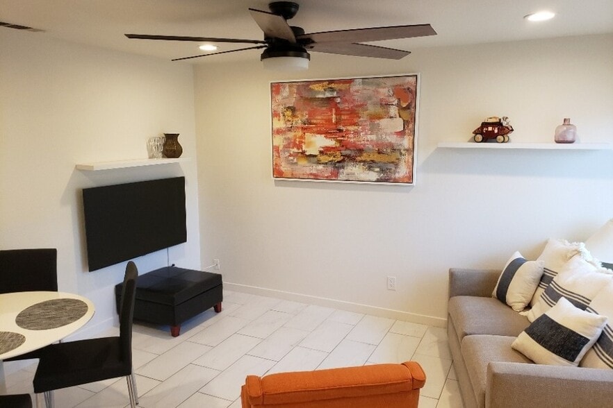 Building Photo - The Junipero Palm Springs