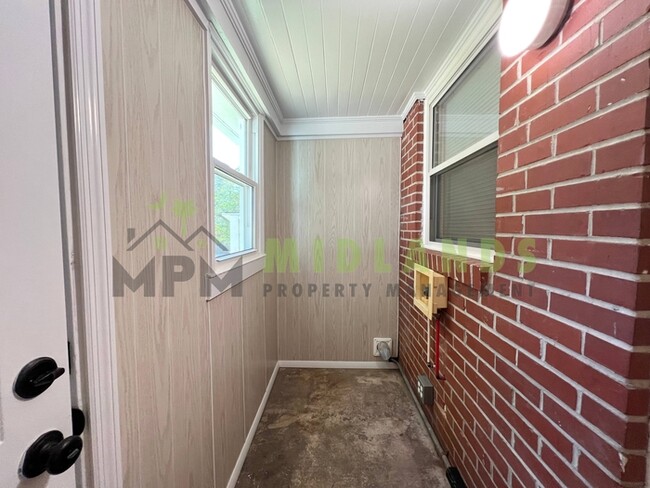 Building Photo - 7116 Patterson Rd