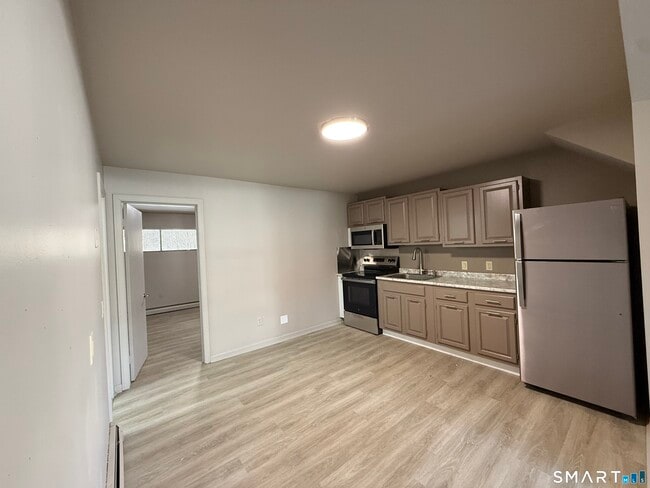 Building Photo - 388 S Main St