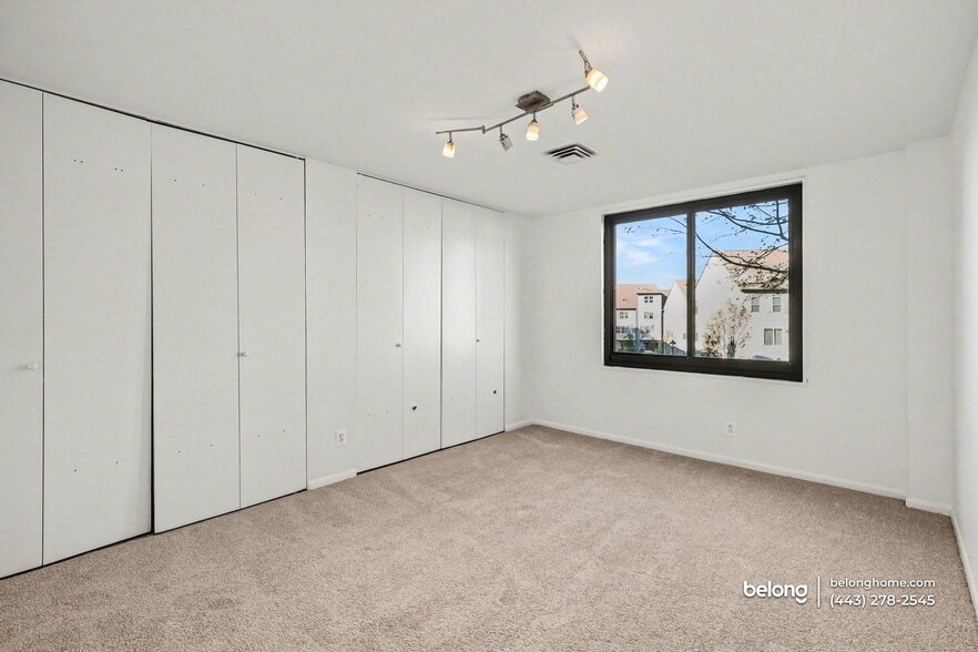 Building Photo - 3450 Toledo Ter