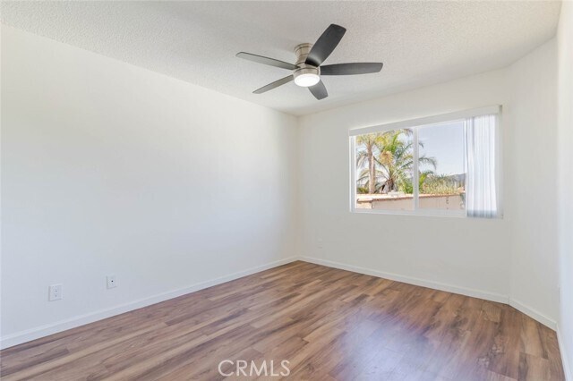 Building Photo - 909 E Chevy Chase Dr