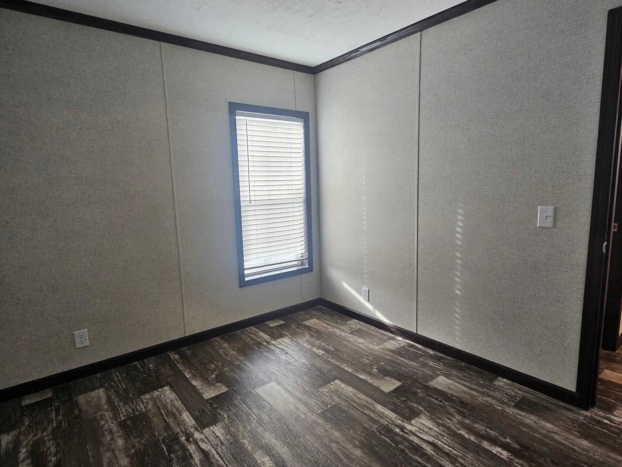 Building Photo - 333 E Lakewood Blvd