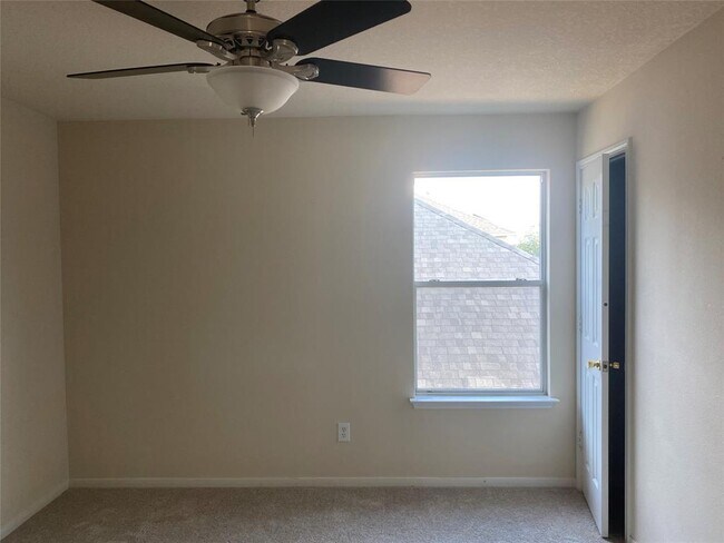 Building Photo - 15411 Redbud Dale Ct