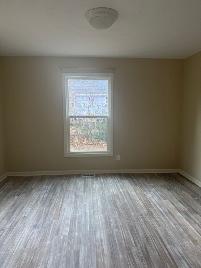 Building Photo - Long term rental in Manteo