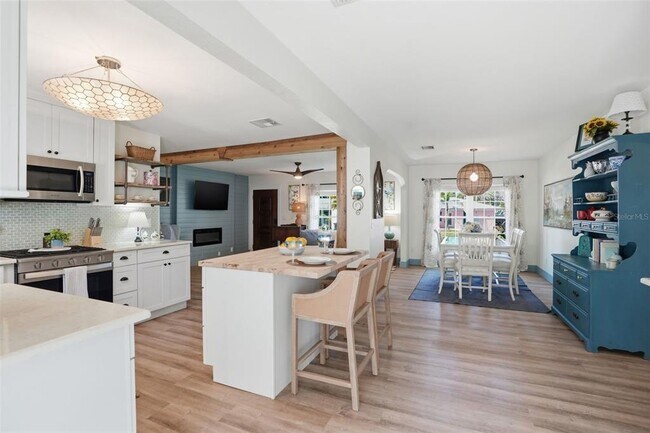 Building Photo - 759 Lantana Ave