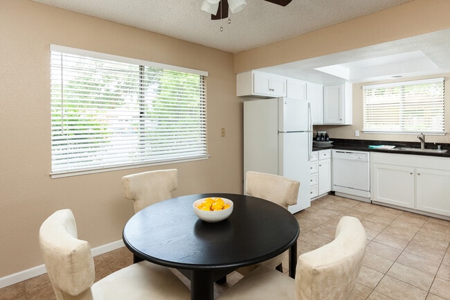 Interior Photo - Campus Court Apartments