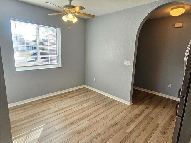 Building Photo - 8470 Drolet Ave