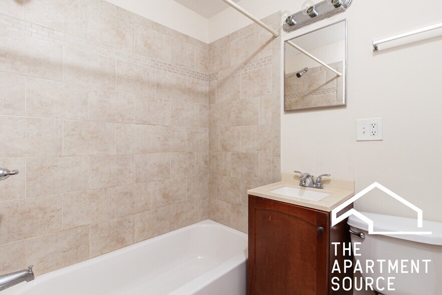 Building Photo - 2844 N Orchard St