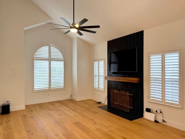 Building Photo - 2338 La Lima Way
