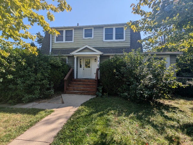 Building Photo - 604 Wilmot Ave