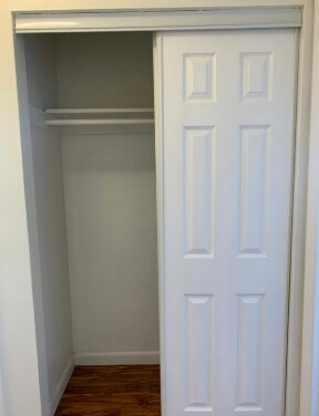 Building Photo - 31 Iroquois St