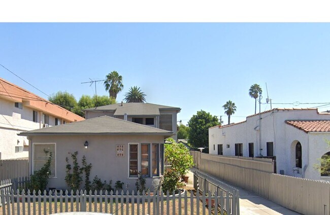 Building Photo - Beautifully Upgraded 4 Bedroom, 2 Bath! Do...