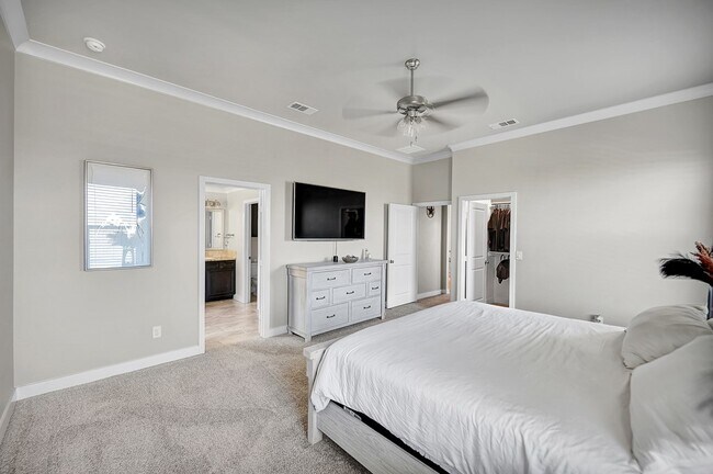 Building Photo - 1103 Masquerade Blvd