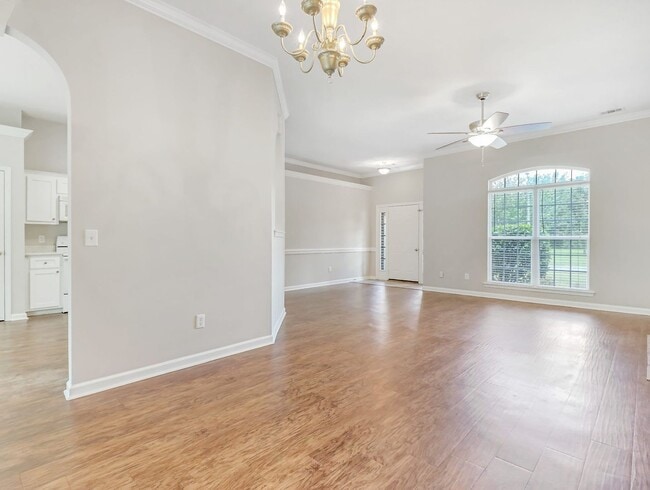 Building Photo - 4 Bed/2 Bathroom Home in Richmond Place