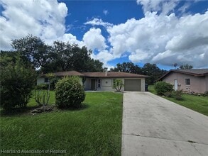 Building Photo - 2717 Queenswood Dr
