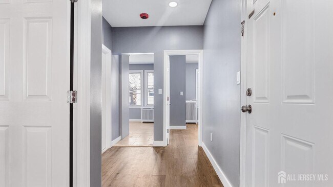 Building Photo - 19 Newfield St