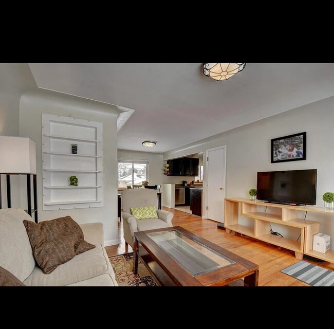 Building Photo - 4720 Alcott St