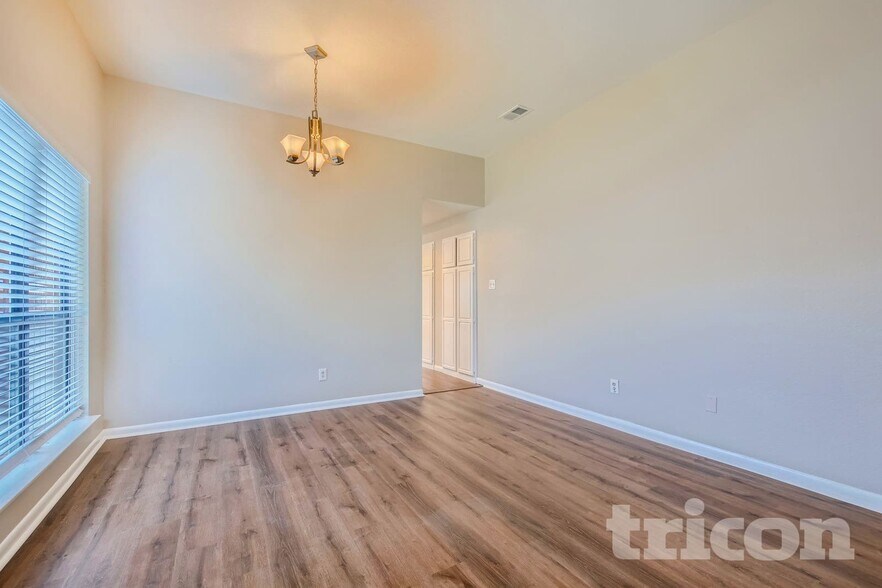 Building Photo - 2528 Widgeon Way