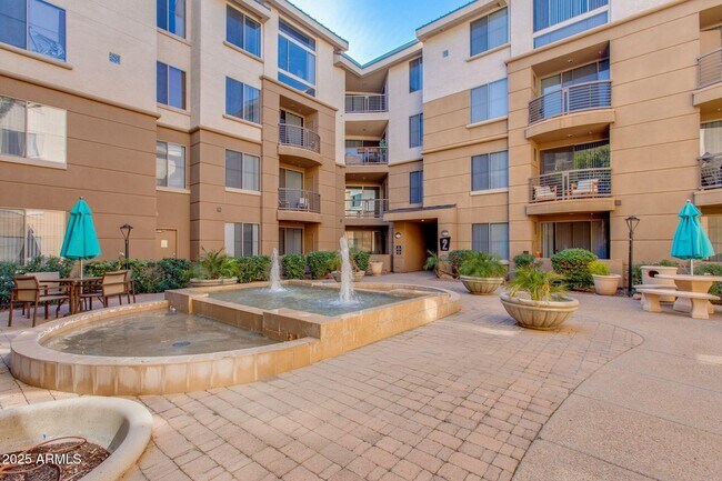 Building Photo - 1701 E Colter St