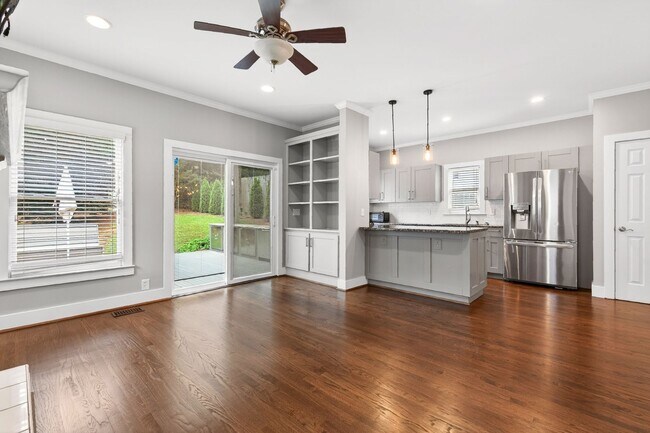 Building Photo - Decatur's Hidden Gem: Renovated 3BR Retreat with Expansive Backyard, Fruit Trees & Unbeatable Loc...