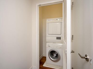 Building Photo - Stunning 2-Bed, 2-Bath Condo for rent